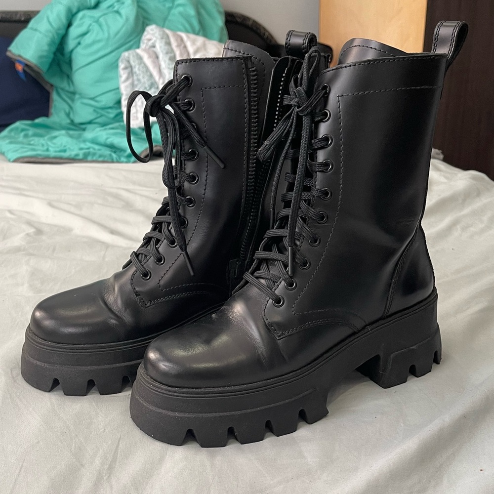 COPY - THURSDAY chunky boots SIZE 8